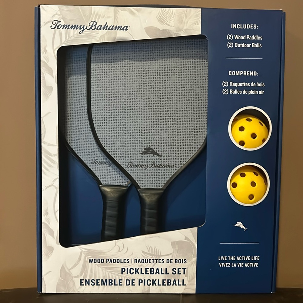 Tommy Bahama Pickleball Set